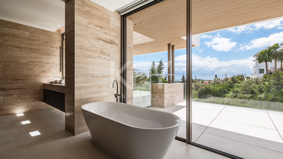 Brand-new contemporary Villa with Spa and solarium in El Paraíso, Benahavís
