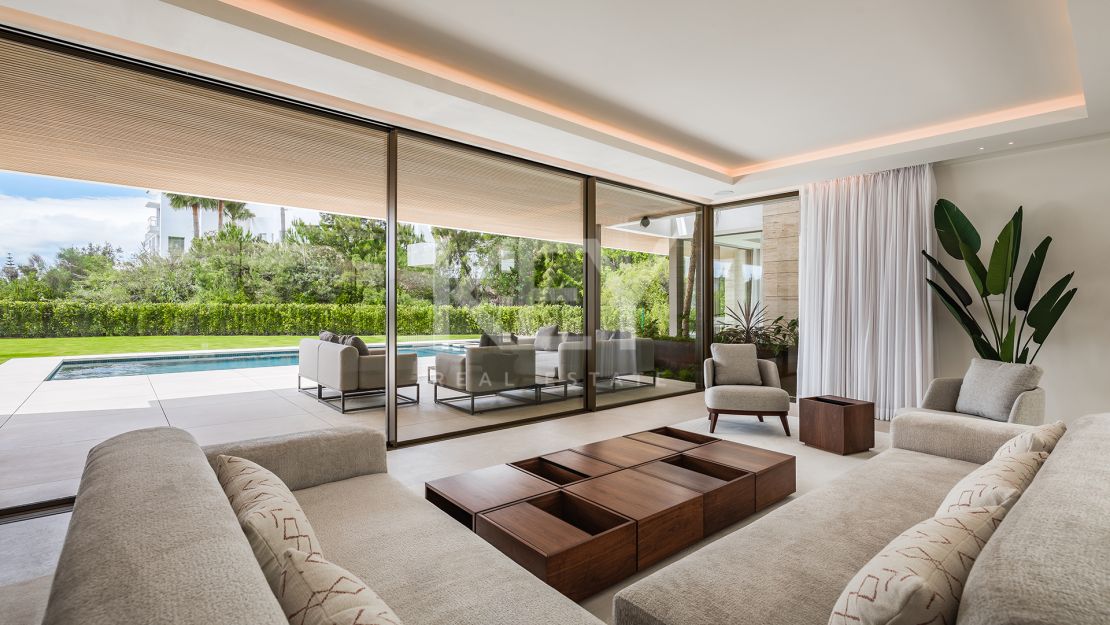 Brand-new contemporary Villa with Spa and solarium in El Paraíso, Benahavís