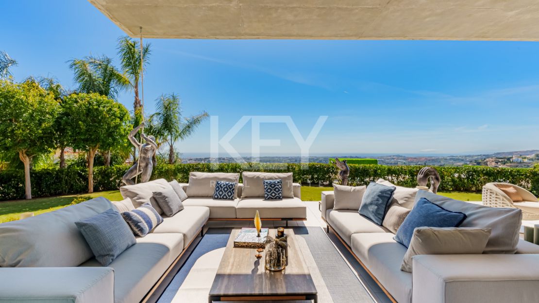 Extraordinary 8-bedroom villa with panoramic sea views in La Quinta