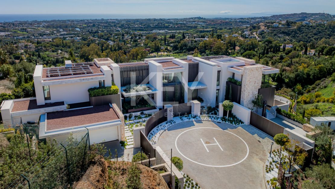 Extraordinary 8-bedroom villa with panoramic sea views in La Quinta