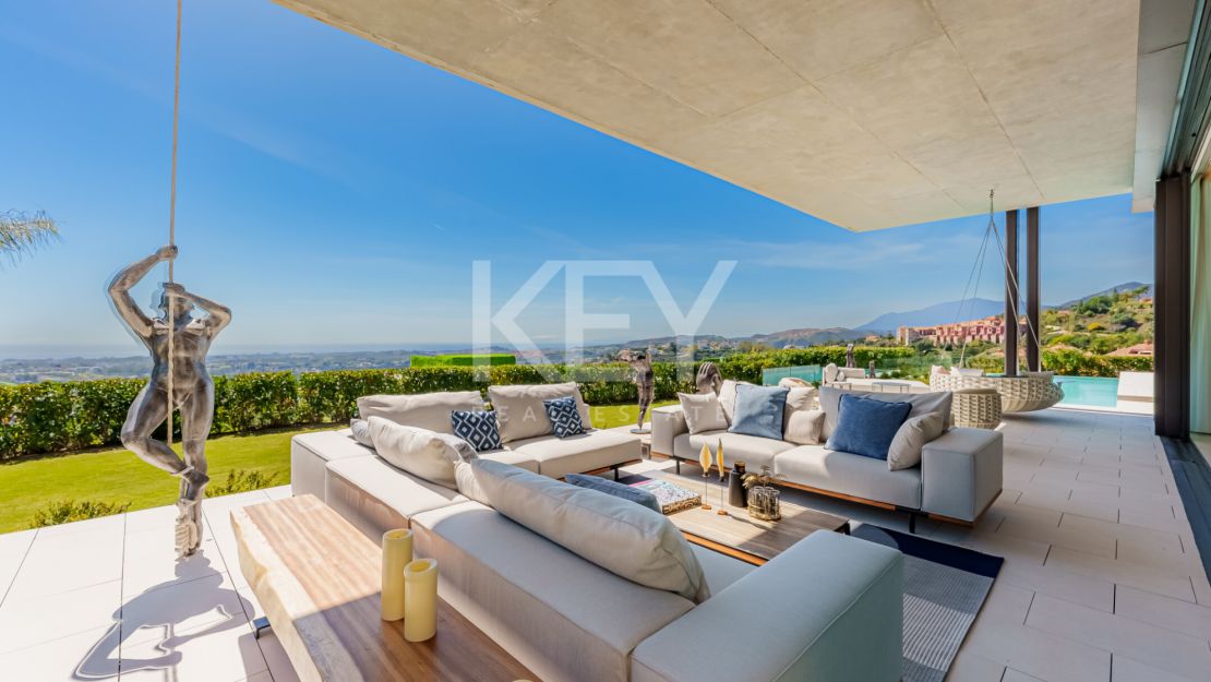 Extraordinary 8-bedroom villa with panoramic sea views in La Quinta
