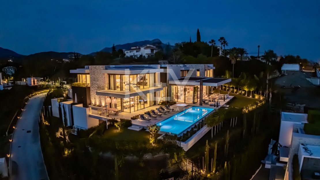 Extraordinary 8-bedroom villa with panoramic sea views in La Quinta
