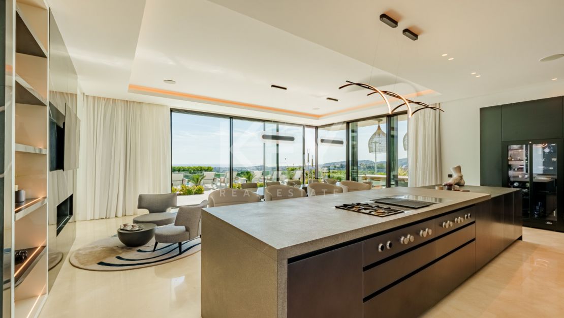 Extraordinary 8-bedroom villa with panoramic sea views in La Quinta