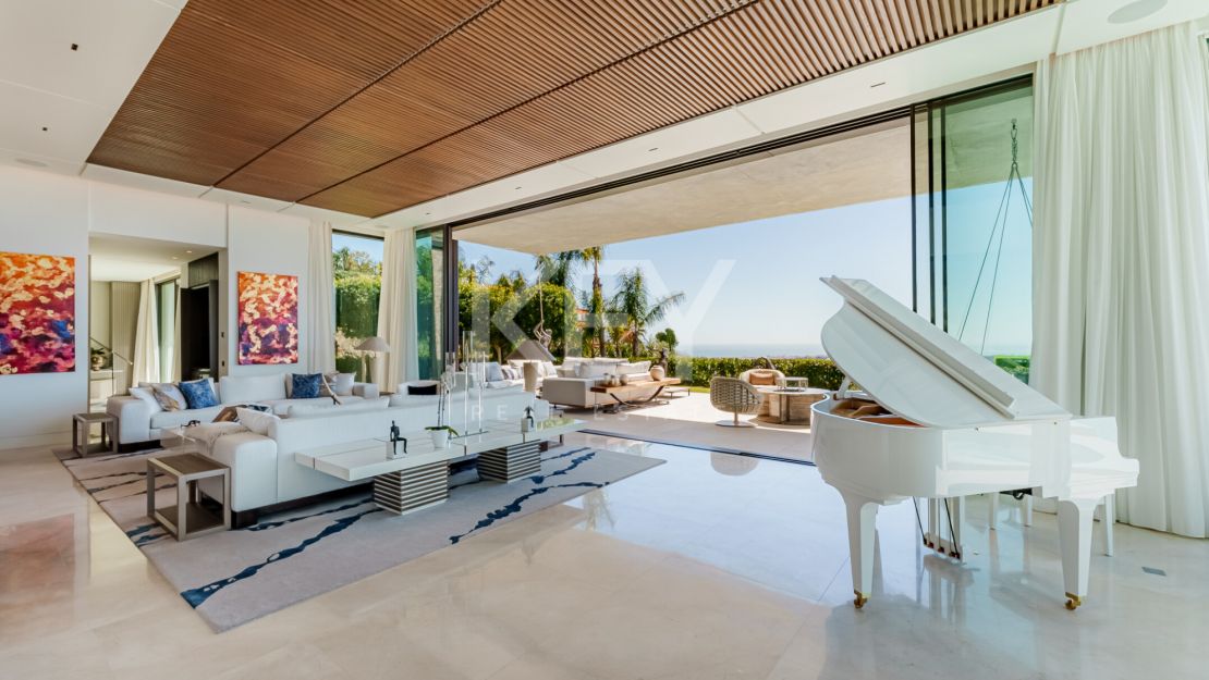 Extraordinary 8-bedroom villa with panoramic sea views in La Quinta