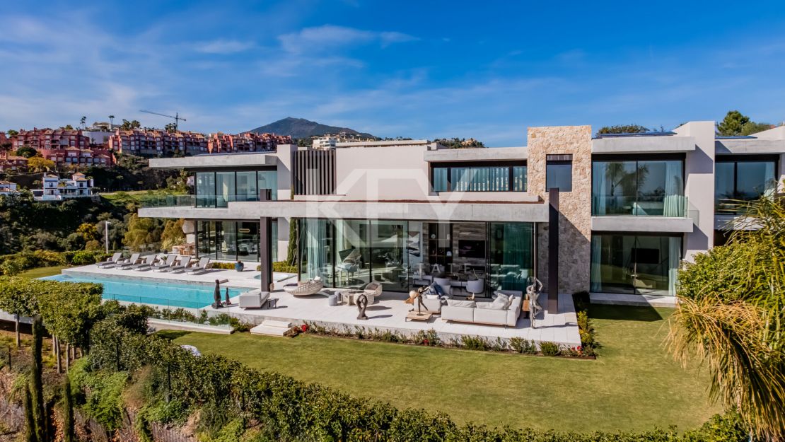 Extraordinary 8-bedroom villa with panoramic sea views in La Quinta