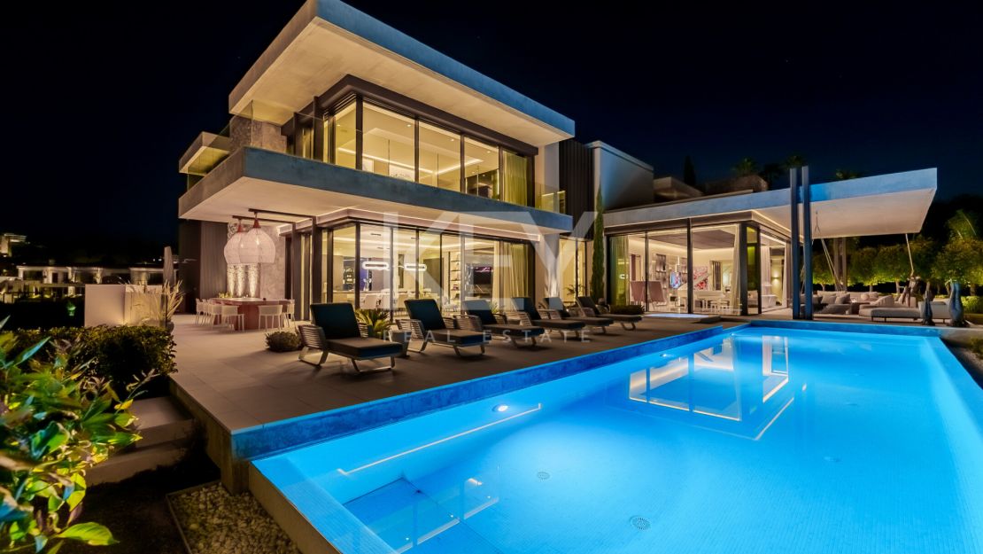 Extraordinary 8-bedroom villa with panoramic sea views in La Quinta