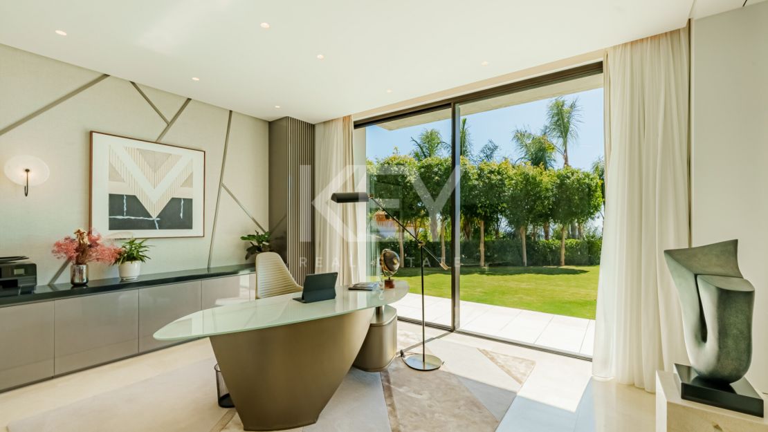 Extraordinary 8-bedroom villa with panoramic sea views in La Quinta