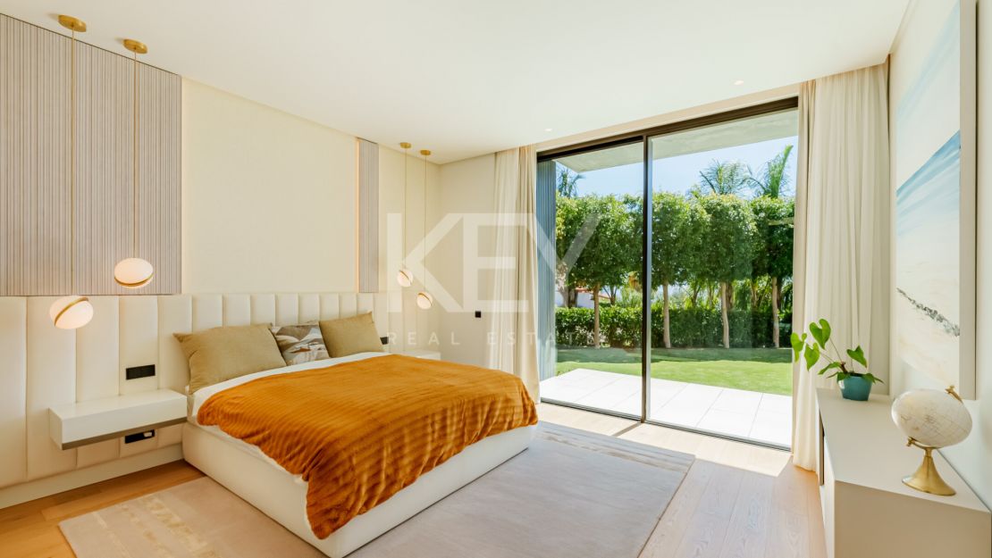 Extraordinary 8-bedroom villa with panoramic sea views in La Quinta