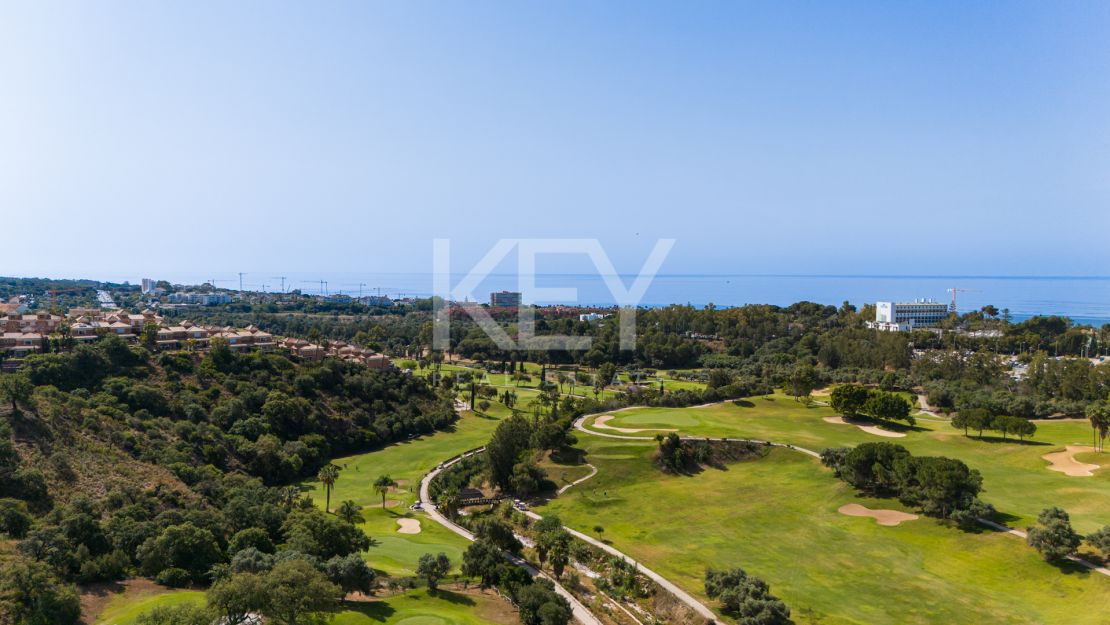 Villa Santana: luxury semi-detached Villa in Santa Clara, Marbella East