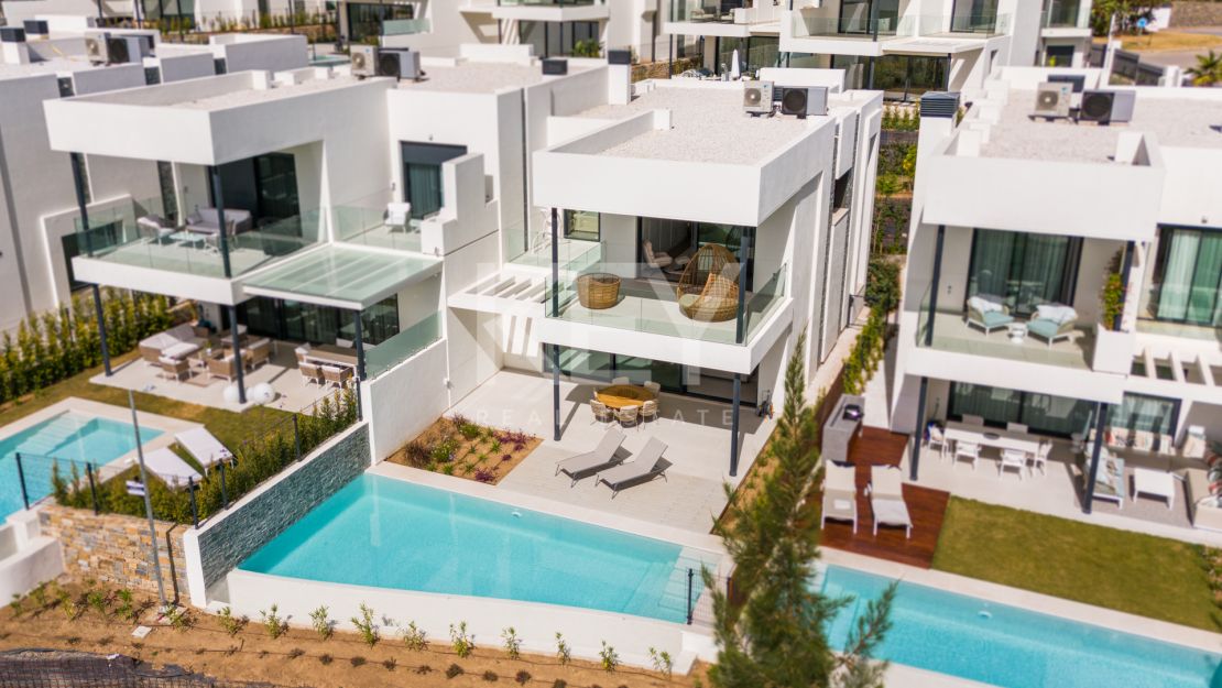 Villa Santana: luxury semi-detached Villa in Santa Clara, Marbella East