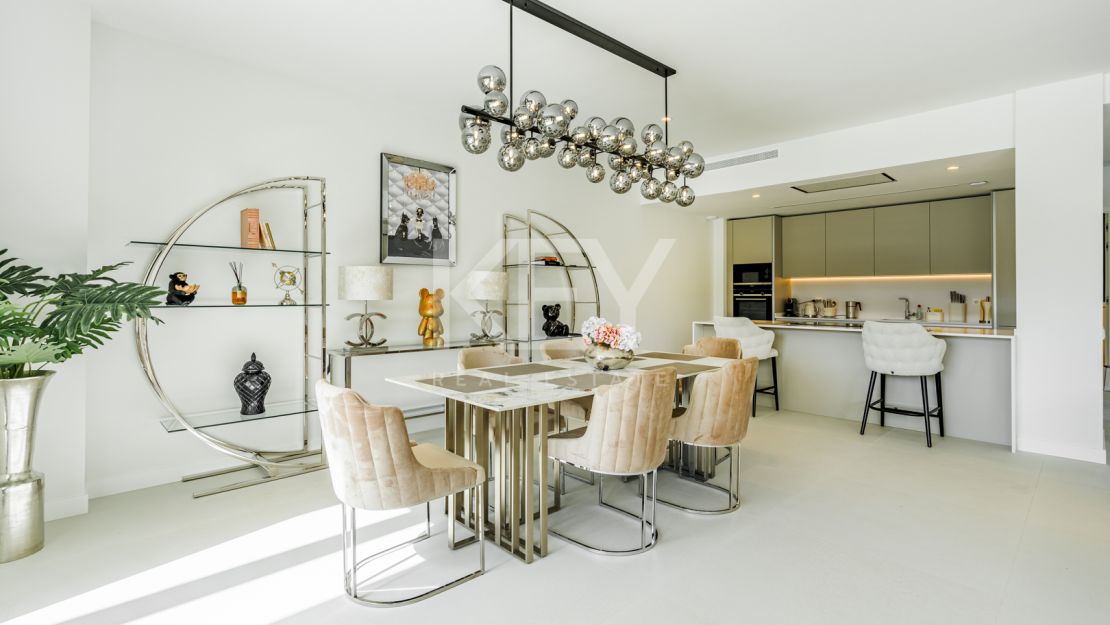 Villa Santana: luxury semi-detached Villa in Santa Clara, Marbella East