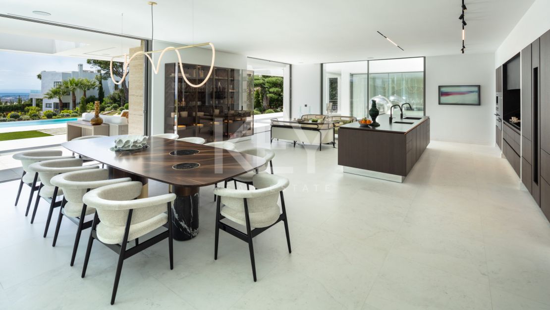 Una verdadera villa de lujo está a la venta en la icónica Sierra Blanca, la Milla de Oro, Marbella