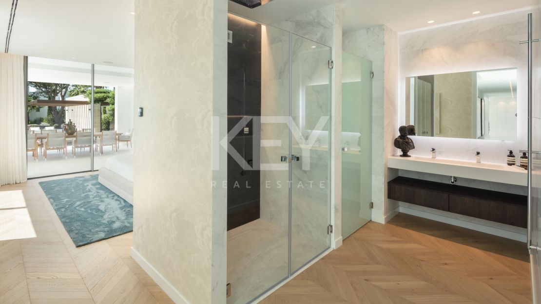 Una verdadera villa de lujo está a la venta en la icónica Sierra Blanca, la Milla de Oro, Marbella