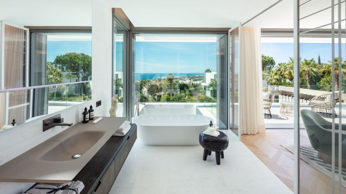 Una verdadera villa de lujo está a la venta en la icónica Sierra Blanca, la Milla de Oro, Marbella