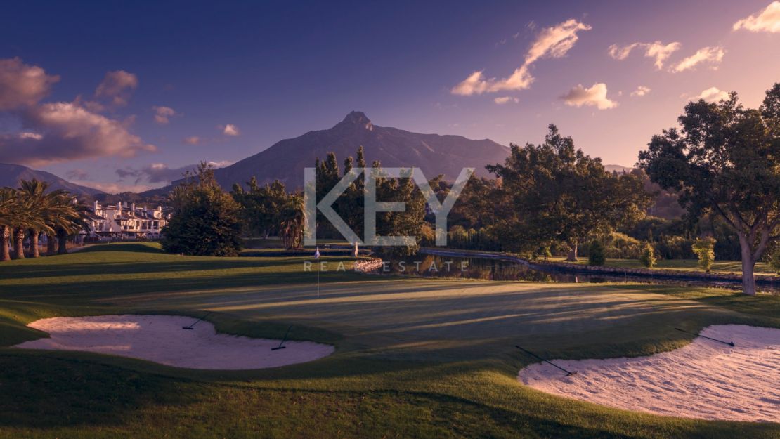 Lujoso proyecto de 5 villas en venta en una comunidad doblemente cerrada en Cascada de Camojan, en la Milla de Oro, Marbella