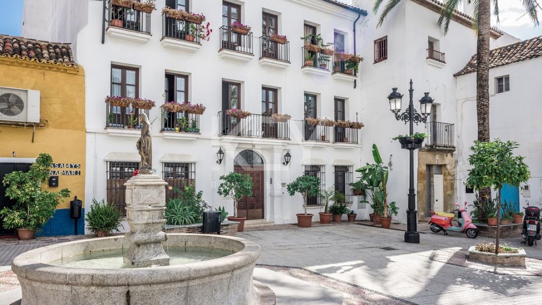 Lujoso proyecto de 5 villas en venta en una comunidad doblemente cerrada en Cascada de Camojan, en la Milla de Oro, Marbella