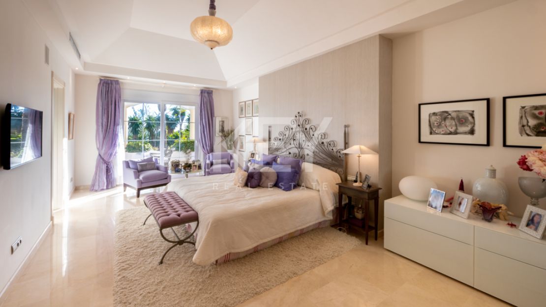 Lujosa villa con fantásticas vistas al mar en venta en Sierra Blanca, Marbella