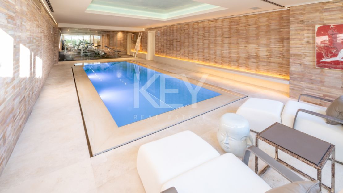 Lujosa villa con fantásticas vistas al mar en venta en Sierra Blanca, Marbella