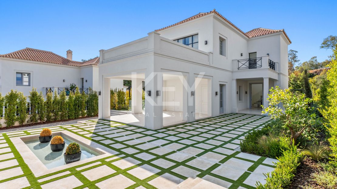 Elegant new-build villa in Marbella’s Golf Valley in La Cerquilla, Nueva Andalucia