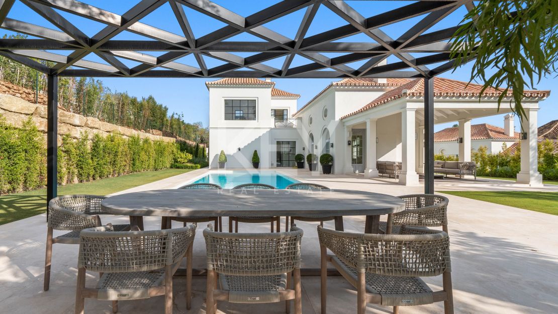 Elegant new-build villa in Marbella’s Golf Valley in La Cerquilla, Nueva Andalucia