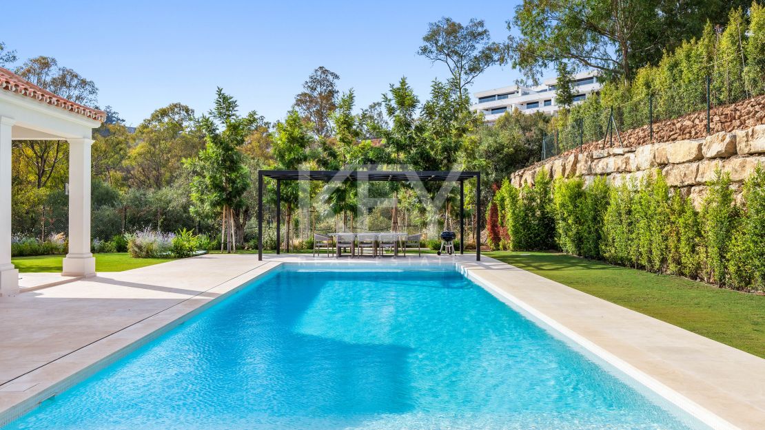 Elegant new-build villa in Marbella’s Golf Valley in La Cerquilla, Nueva Andalucia