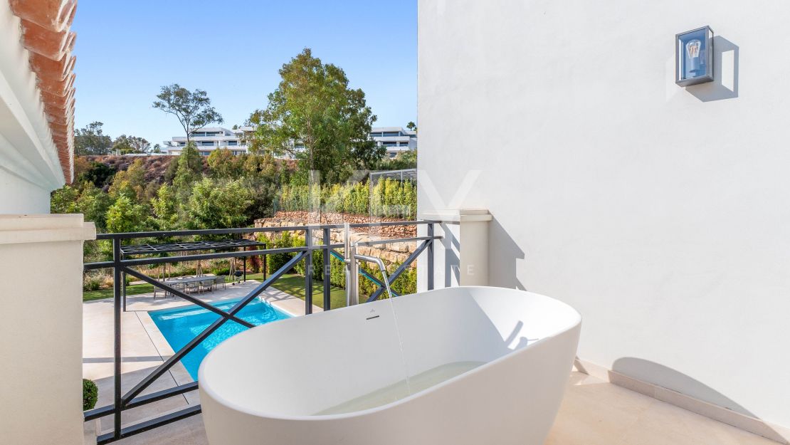 Elegant new-build villa in Marbella’s Golf Valley in La Cerquilla, Nueva Andalucia