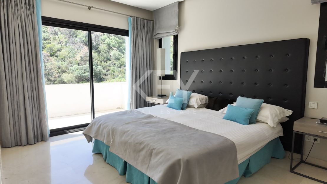 Exquisite villa for sale in El Madroñal, Benahavis