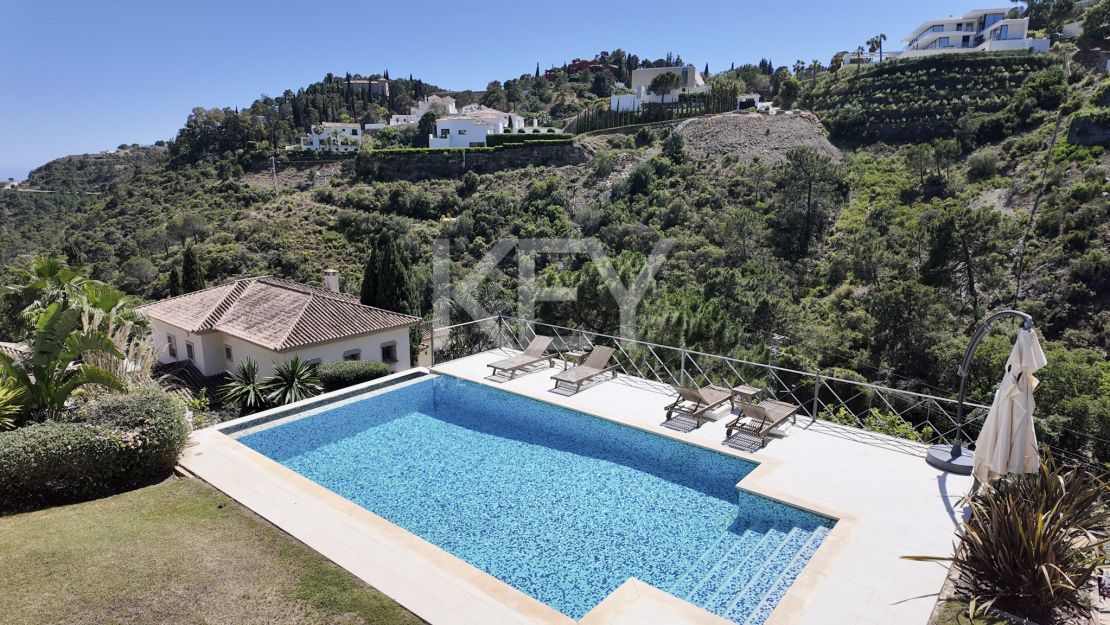 Exquisite villa for sale in El Madroñal, Benahavis