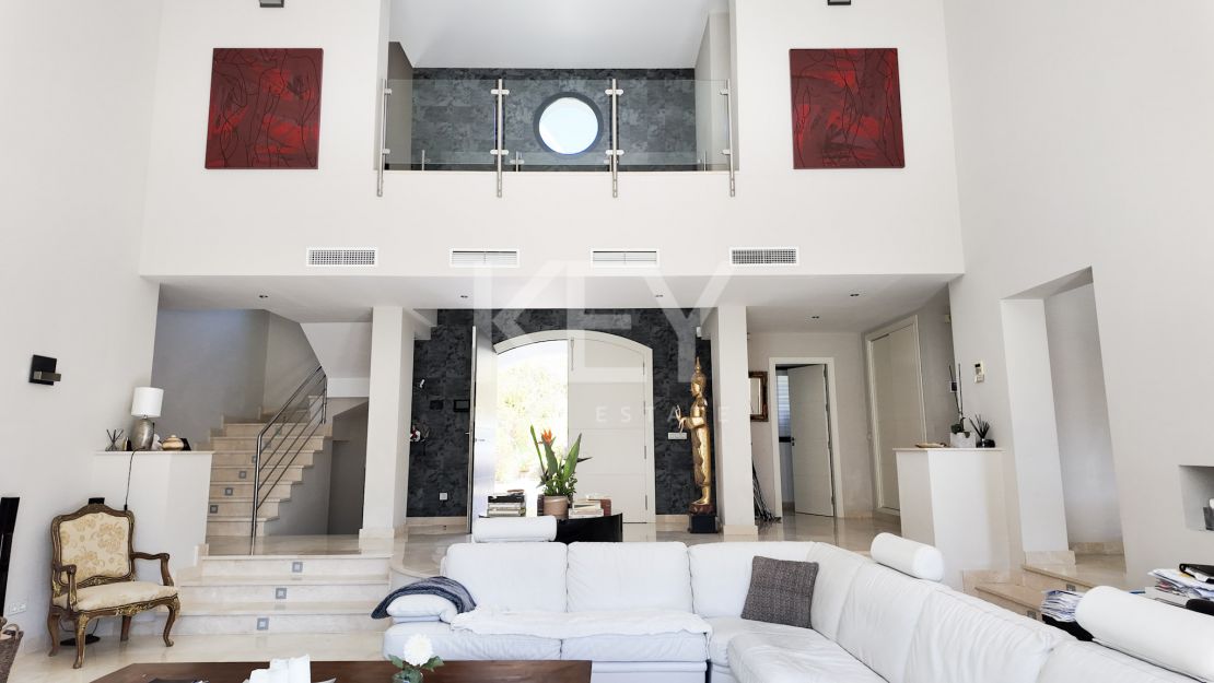 Exquisite villa for sale in El Madroñal, Benahavis