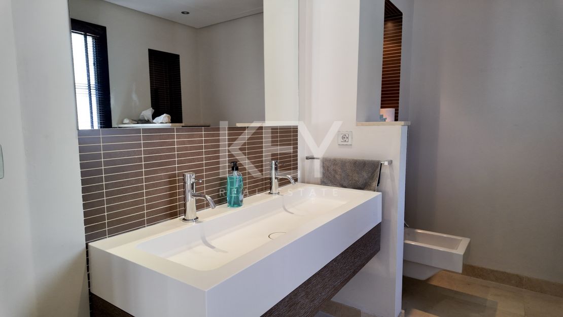 Exquisite villa for sale in El Madroñal, Benahavis