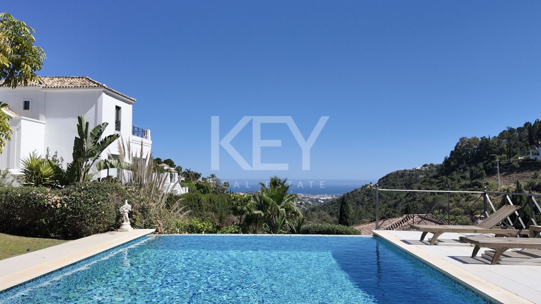 Exquisite villa for sale in El Madroñal, Benahavis