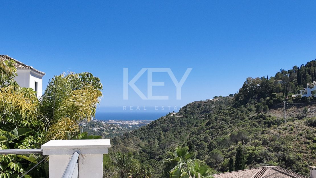 Exquisite villa for sale in El Madroñal, Benahavis