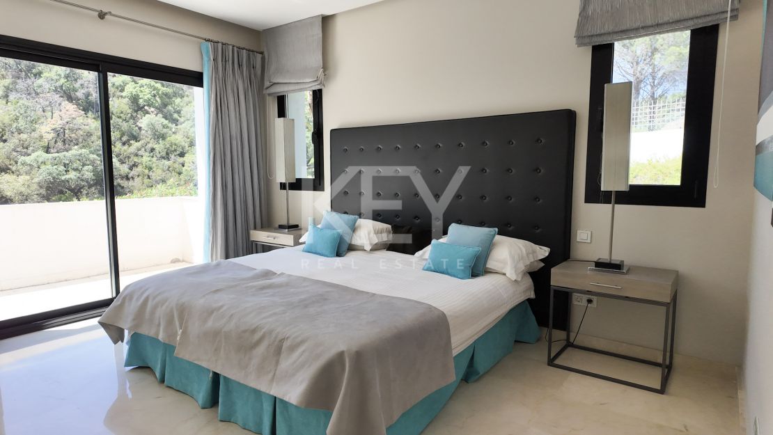 Exquisite villa for sale in El Madroñal, Benahavis