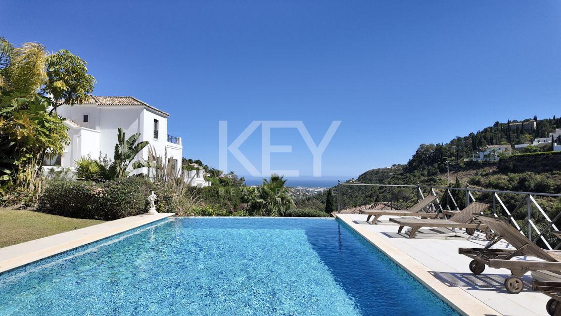 Exquisite villa for sale in El Madroñal, Benahavis