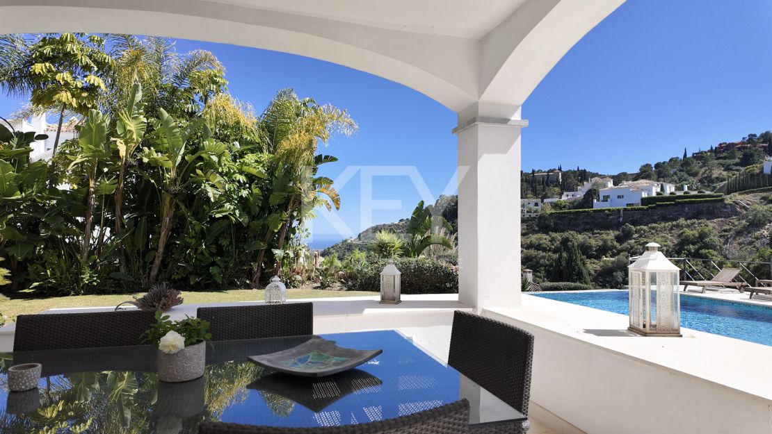 Exquisite villa for sale in El Madroñal, Benahavis