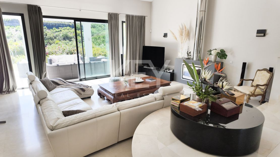 Exquisite villa for sale in El Madroñal, Benahavis