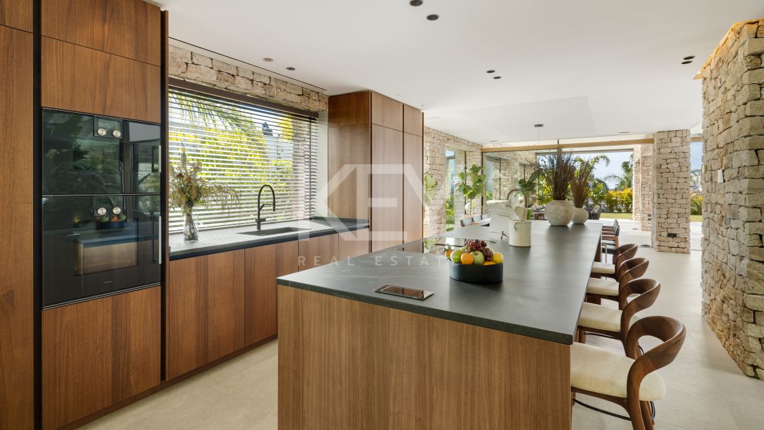 Fabulous villa for sale in Nueva Andalucia, Marbella