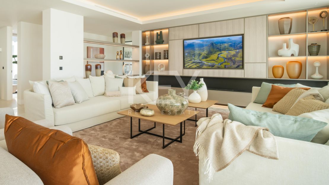 Stunning villa for sale in El Herrojo, Benahavis