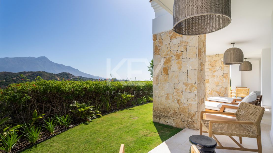 Stunning villa for sale in El Herrojo, Benahavis
