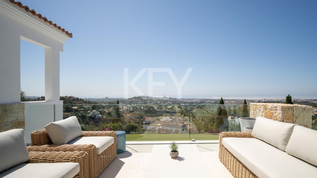 Stunning villa for sale in El Herrojo, Benahavis