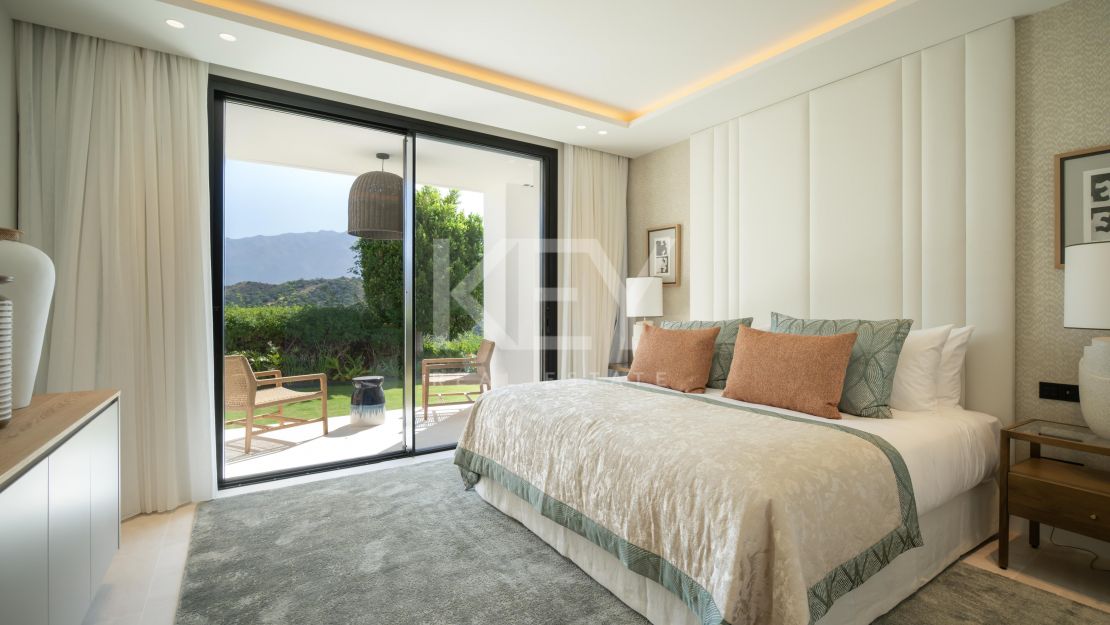 Stunning villa for sale in El Herrojo, Benahavis