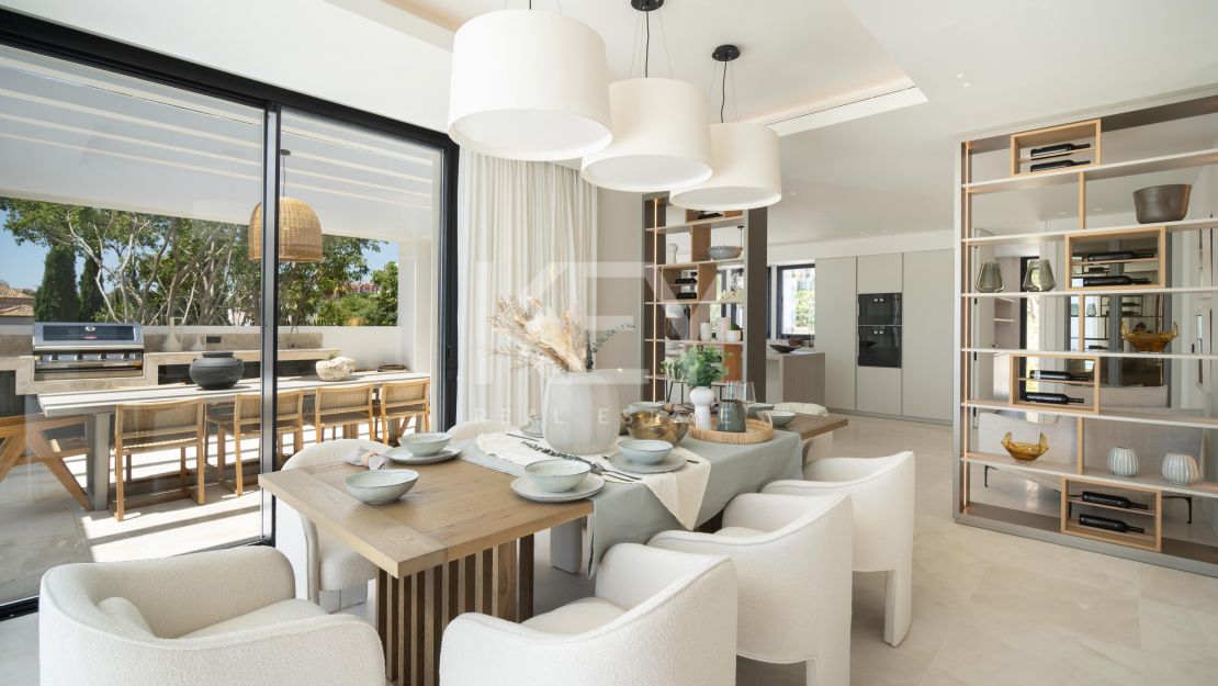 Stunning villa for sale in El Herrojo, Benahavis