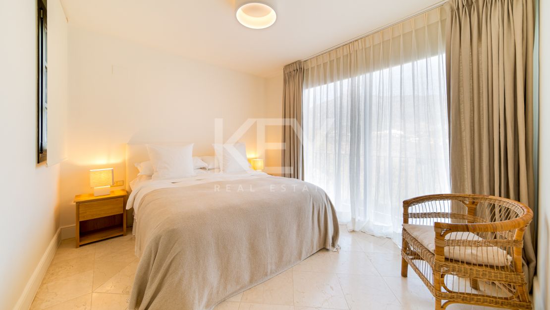 Villa Las Lomas totalmente reformada en venta con la posibilidad de alquiler en Las Lomas de Marbella Club, Marbella