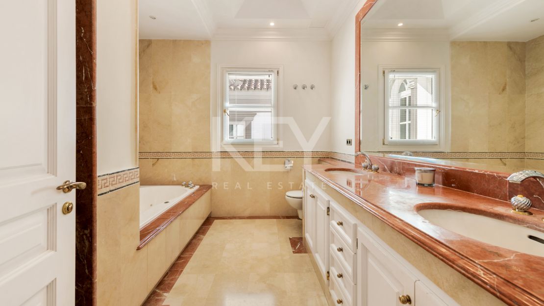 Splendid and luxurious villa for sale in La Zagaleta, Benahavis