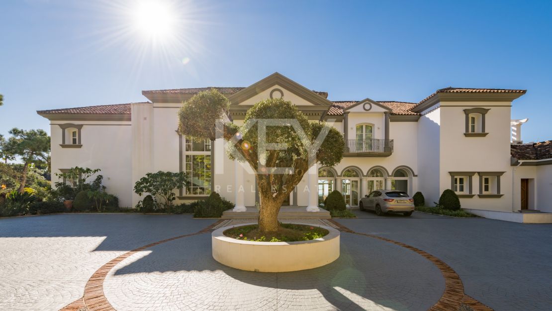 Splendid and luxurious villa for sale in La Zagaleta, Benahavis