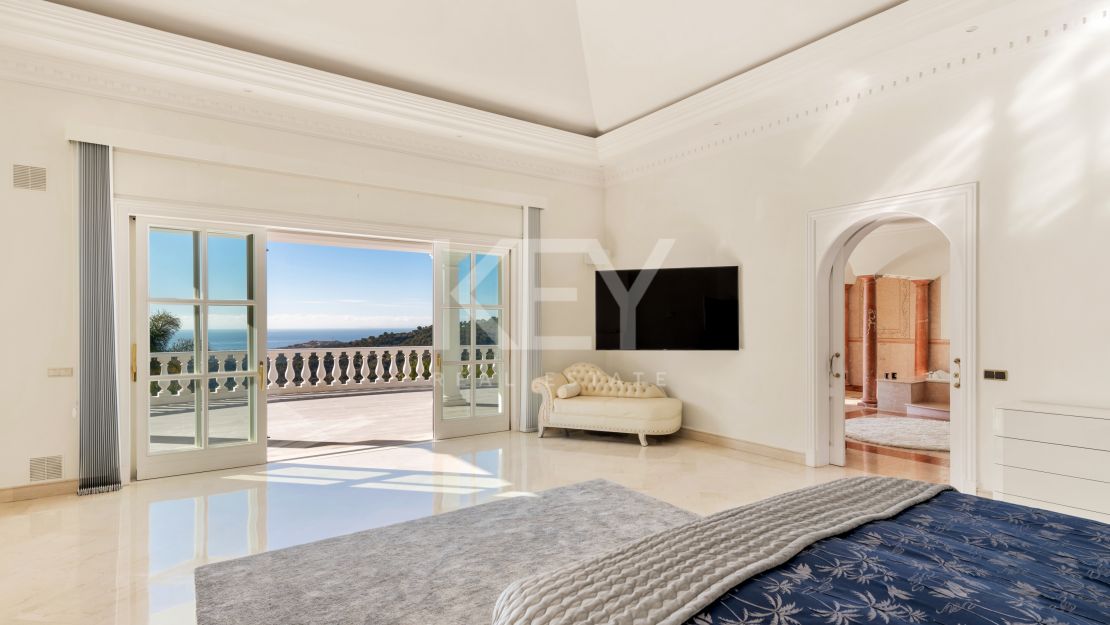 Splendid and luxurious villa for sale in La Zagaleta, Benahavis