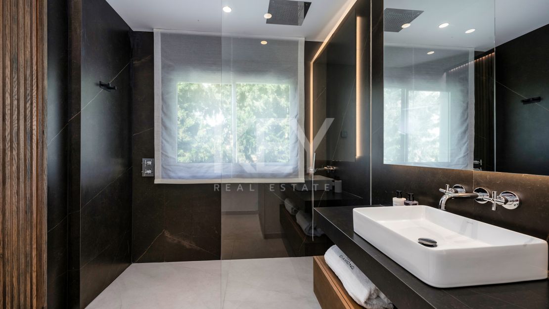 Elegante y lujosa villa en Nueva Andalucía, Marbella