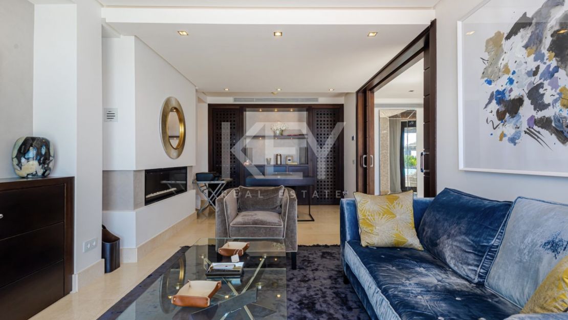 Modern villa located in Golf resort with pànoramic sea views for sale in Los Flamingos, Benahavis