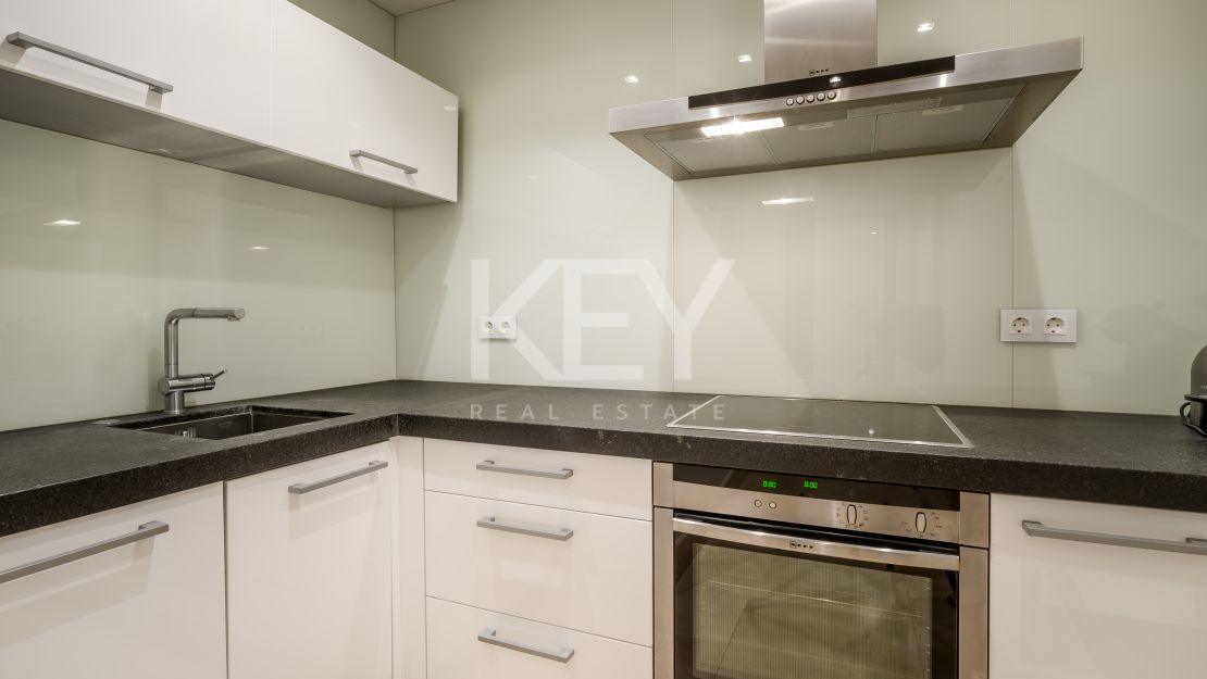 Modern villa located in Golf resort with pànoramic sea views for sale in Los Flamingos, Benahavis