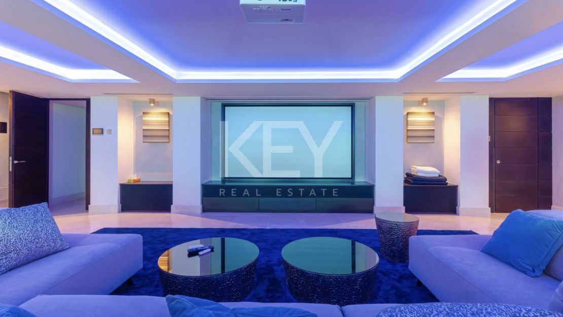 Modern villa located in Golf resort with pànoramic sea views for sale in Los Flamingos, Benahavis